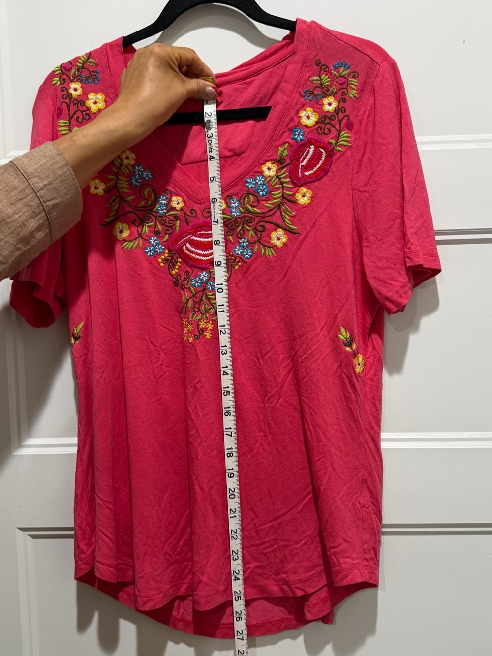 Johnny Was Embroidered V-Neck Women’s Top in Bright Pink - Picture 4 of 4